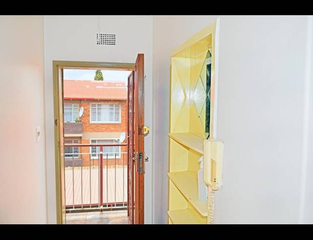 BEDROOM APARTMENT FOR SALE IN NEW REDRUTH